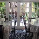 Mary Prentiss Inn